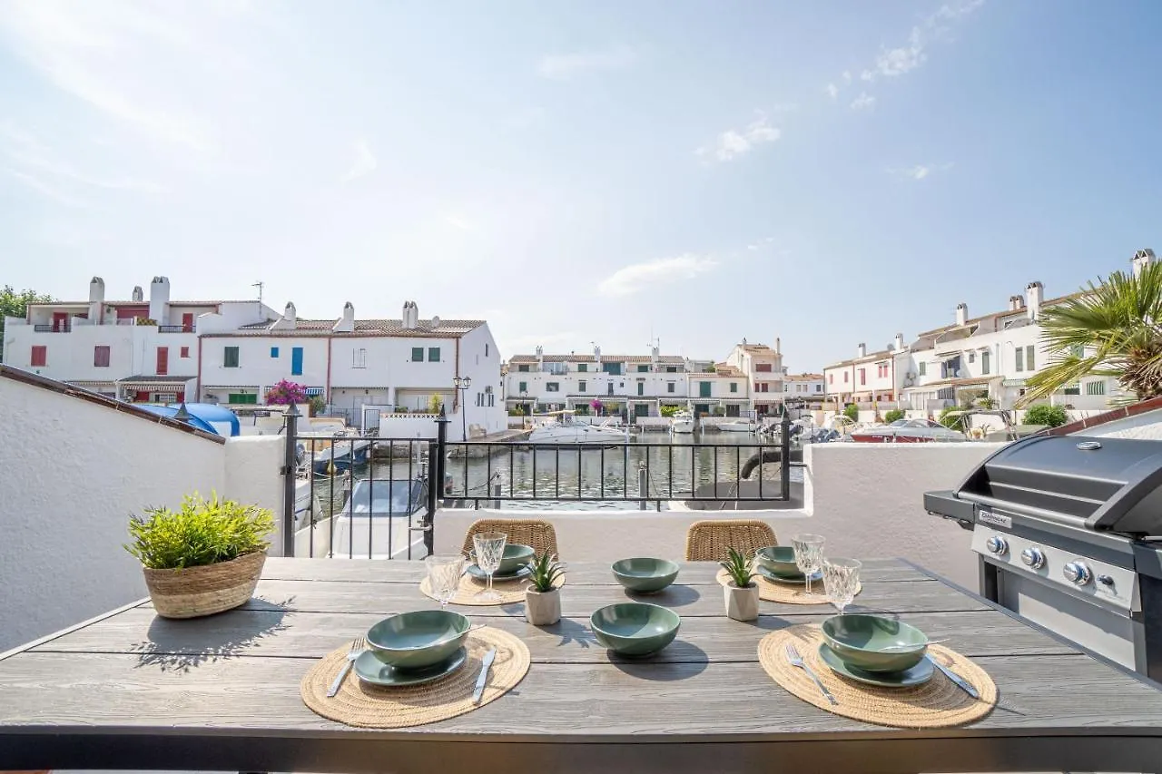 405-Casa Al Canal Con Amarre Empuriabrava