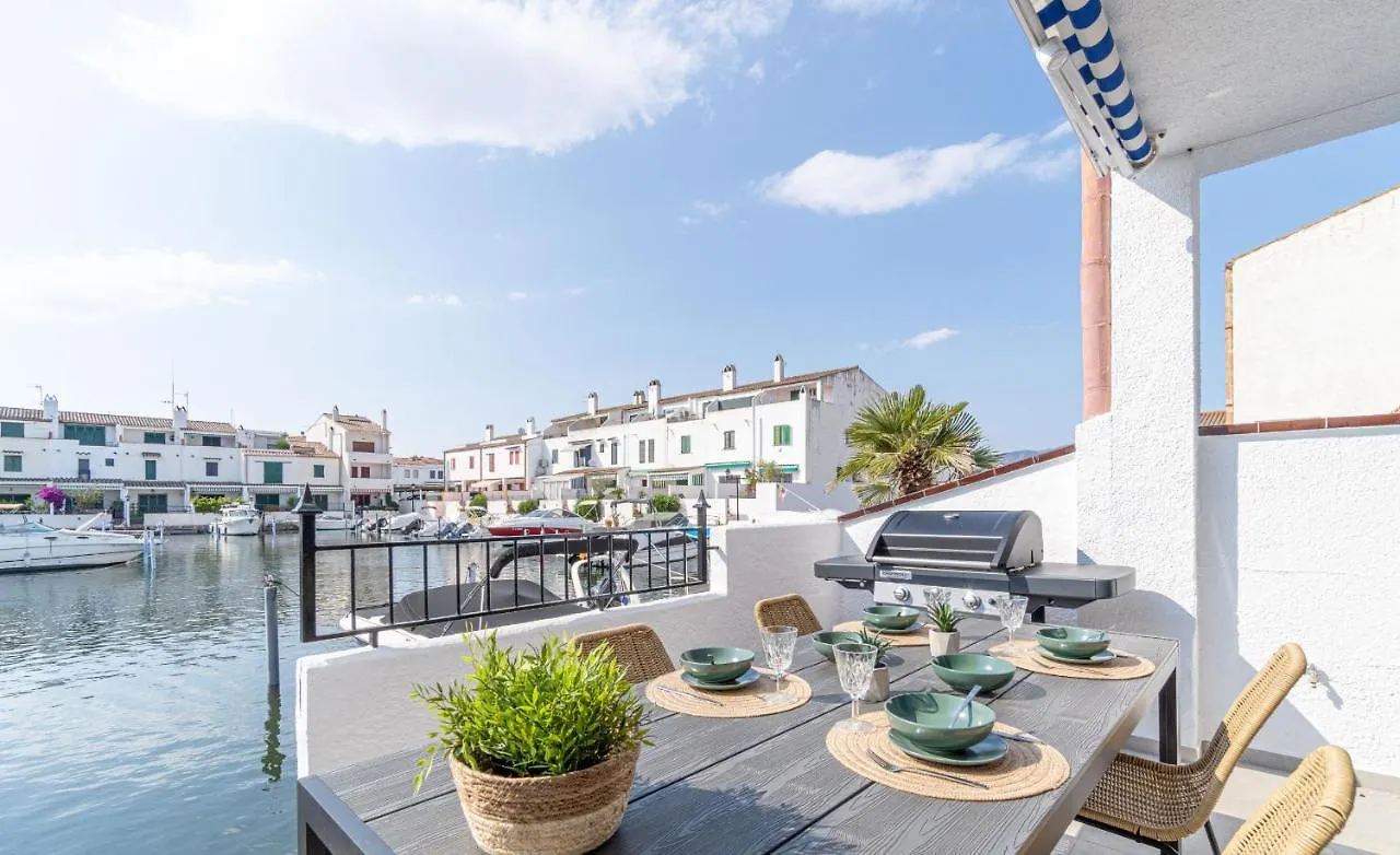405-Casa Al Canal Con Amarre Empuriabrava Spain