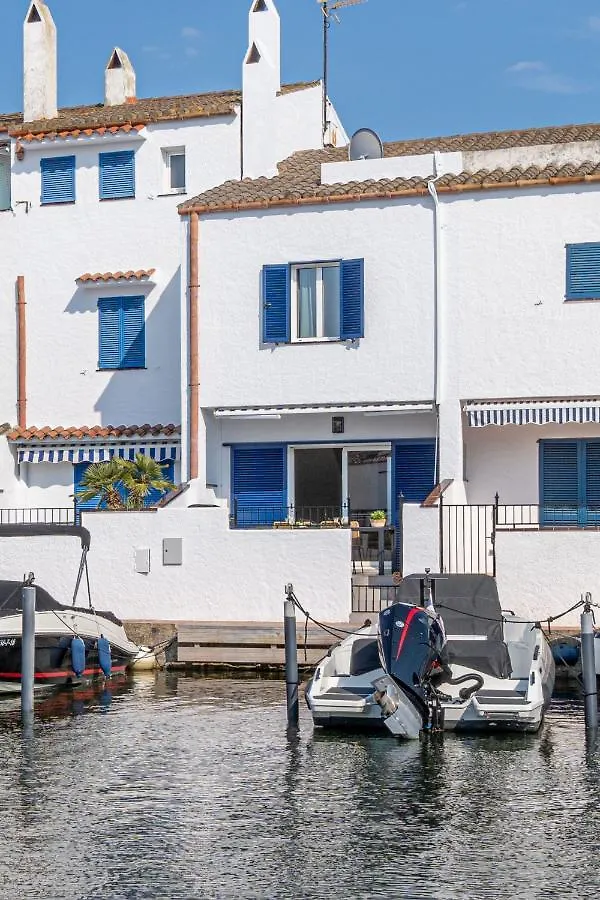 Holiday home 405-Casa Al Canal Con Amarre Empuriabrava Spain