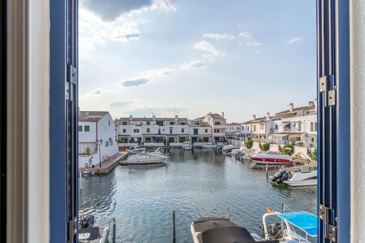 405-Casa Al Canal Con Amarre Empuriabrava