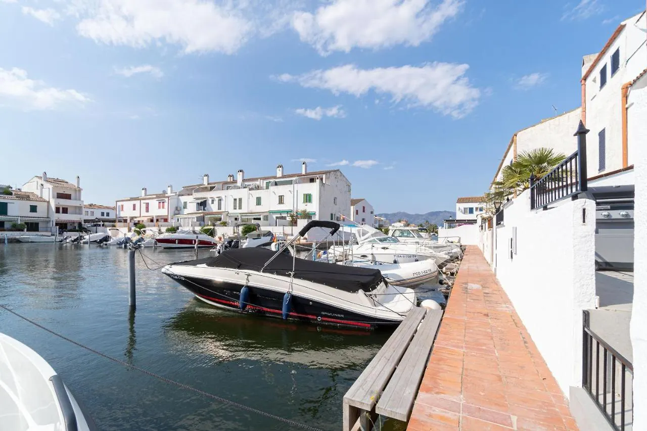 405-Casa Al Canal Con Amarre Empuriabrava Holiday home